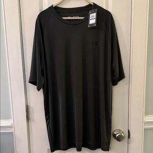 Under Armour Men's Dark Gray Short Sleeve Tee